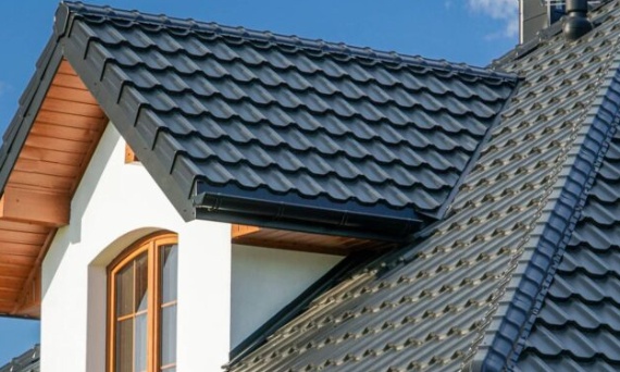 Ile kosztuje dach w 2026 roku? Sprawdź aktualny cennik materiałów